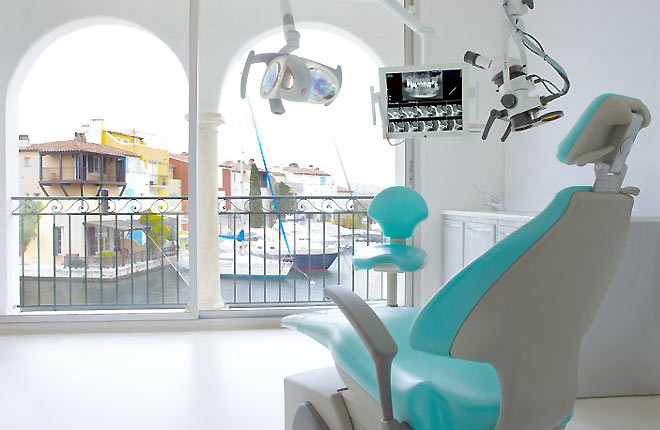 Cabinet Dentaire du Docteur Laurent Beaupre Golfe de Saint Tropez - Dentiste Port Grimaud 